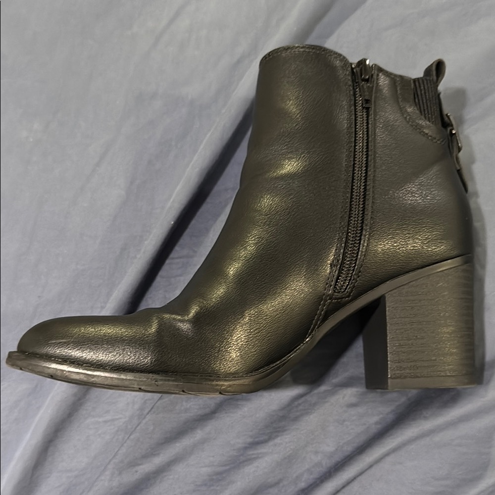 Baretraps Rhoslyn Booties Size 7.5 View 6